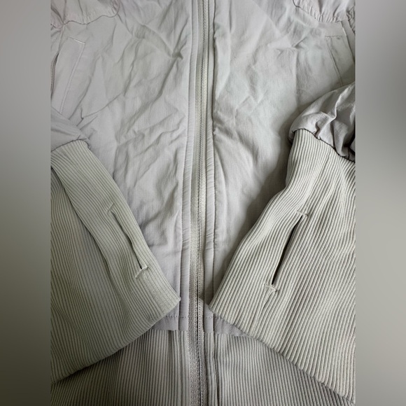 Lululemon Sights Seen Sweat Wicking Jacket in Iced Lilac No Bulk Lightweight - Picture 11 of 11